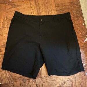 LULULEMON ABC Classic Fit Warpstreme Everyday Performance Black Shorts Size 38